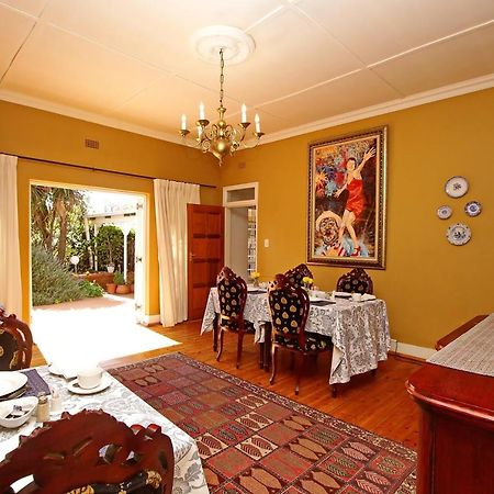 Arum Place Guest House Йоханнесбург Экстерьер фото