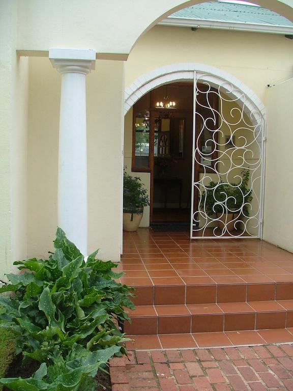 Arum Place Guest House Йоханнесбург Экстерьер фото