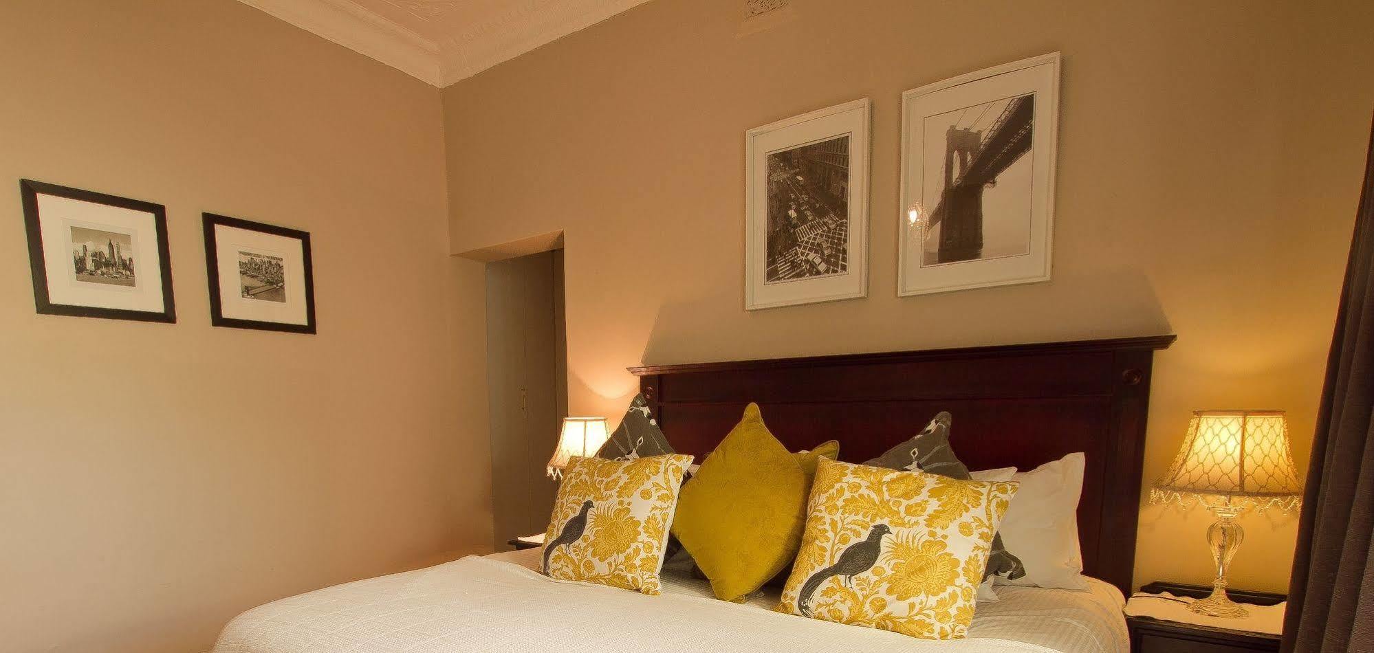 Arum Place Guest House Йоханнесбург Экстерьер фото