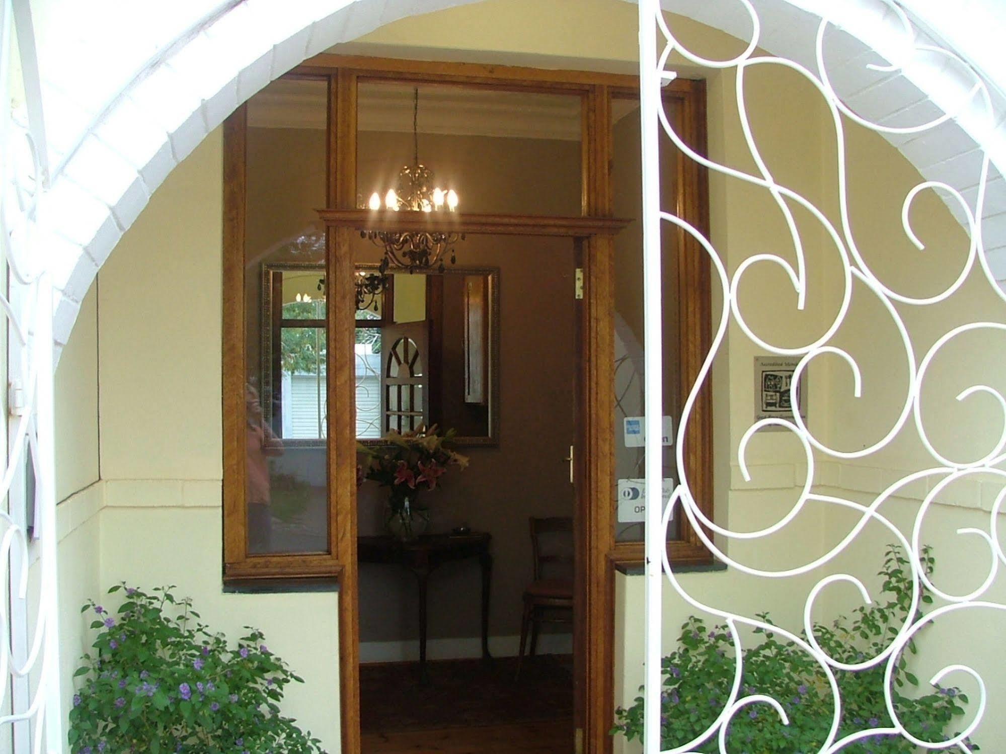 Arum Place Guest House Йоханнесбург Экстерьер фото