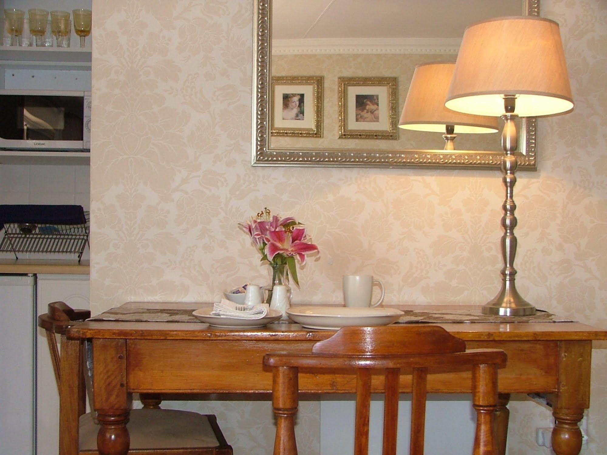 Arum Place Guest House Йоханнесбург Экстерьер фото