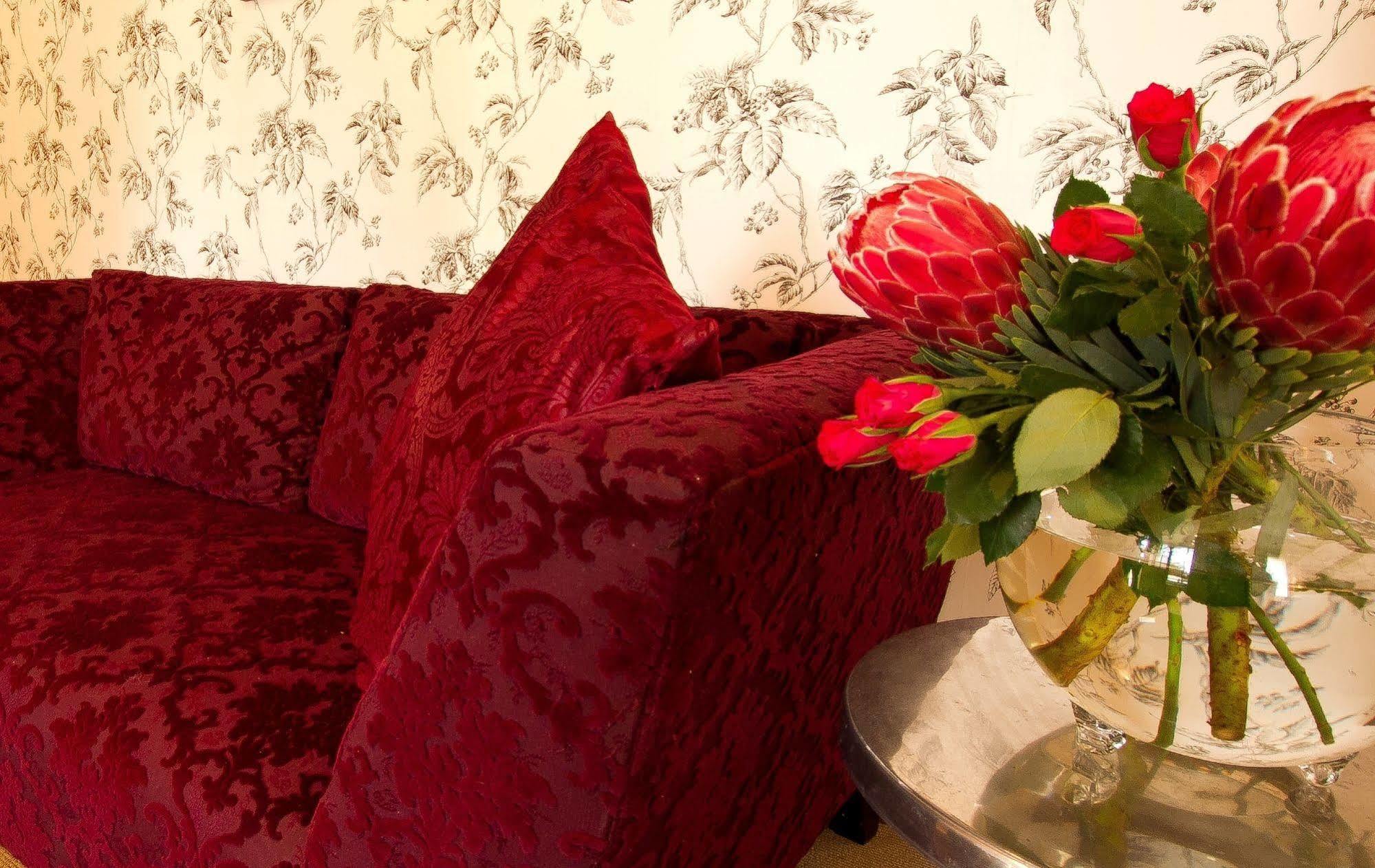 Arum Place Guest House Йоханнесбург Экстерьер фото