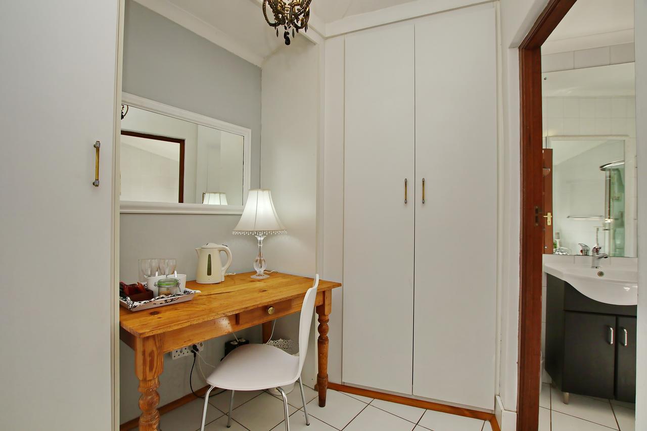 Arum Place Guest House Йоханнесбург Экстерьер фото