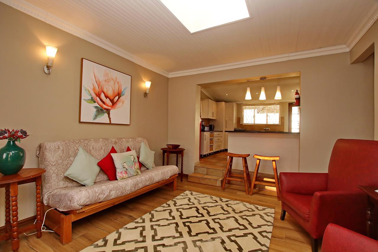 Arum Place Guest House Йоханнесбург Экстерьер фото