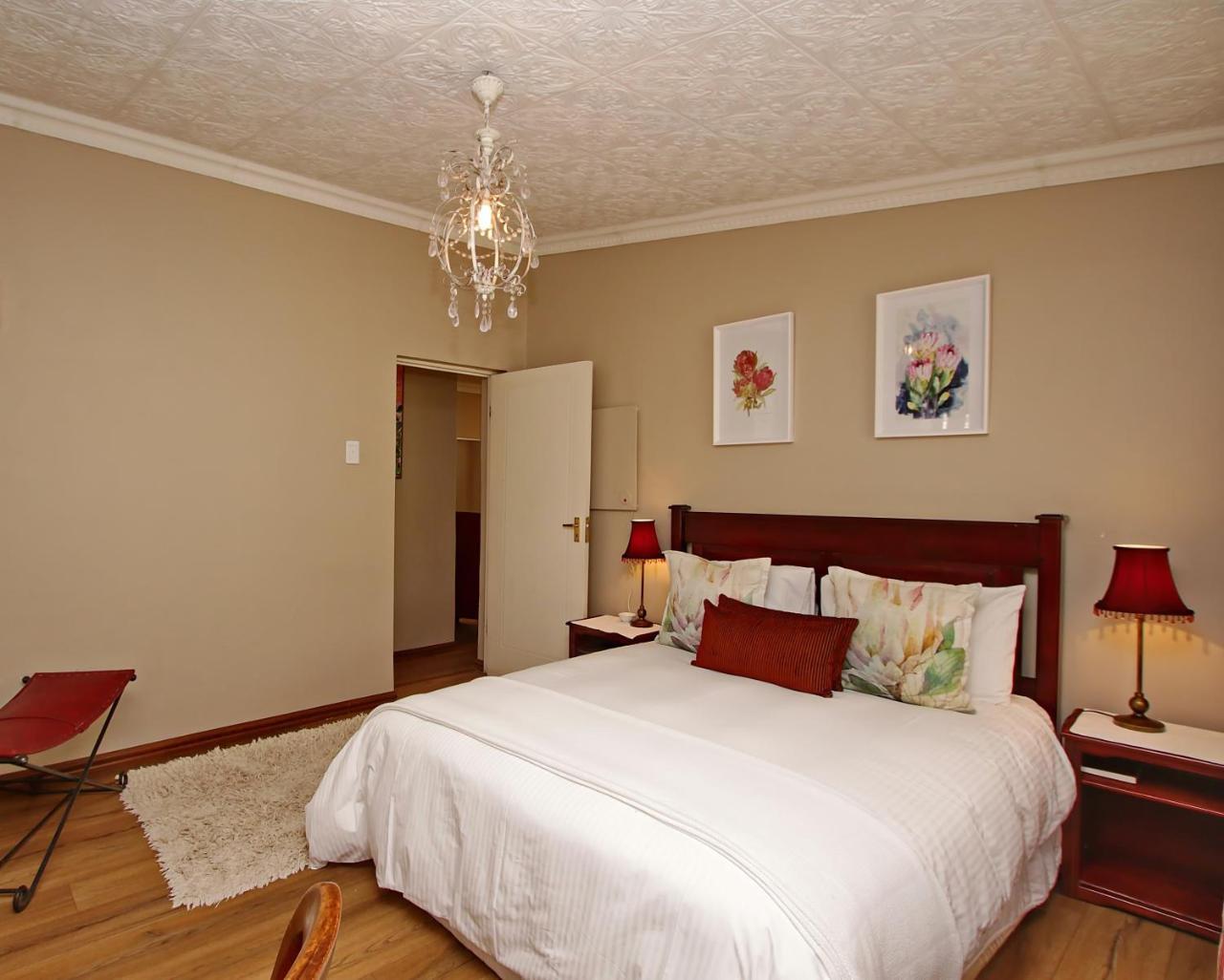 Arum Place Guest House Йоханнесбург Экстерьер фото