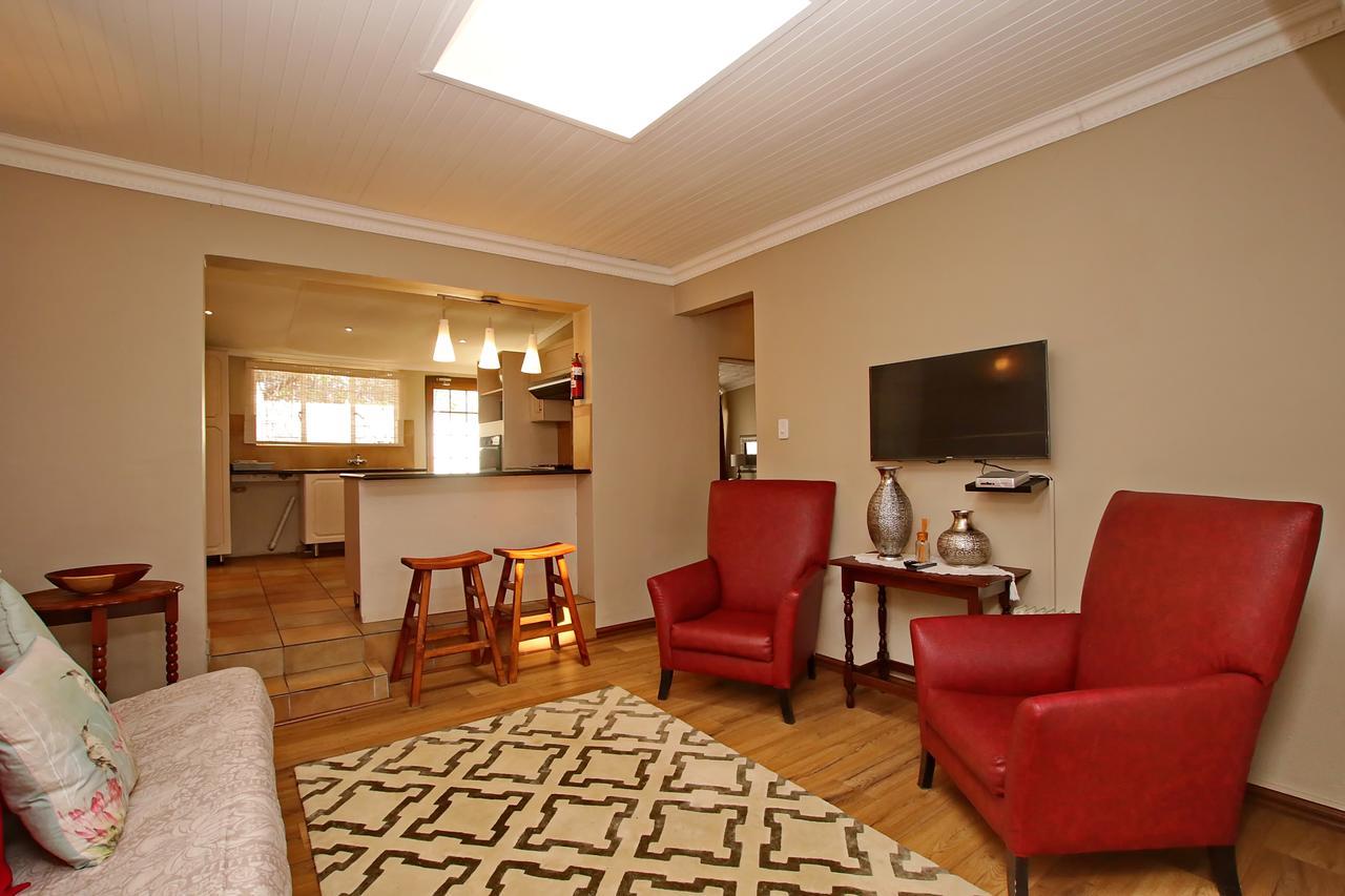 Arum Place Guest House Йоханнесбург Экстерьер фото